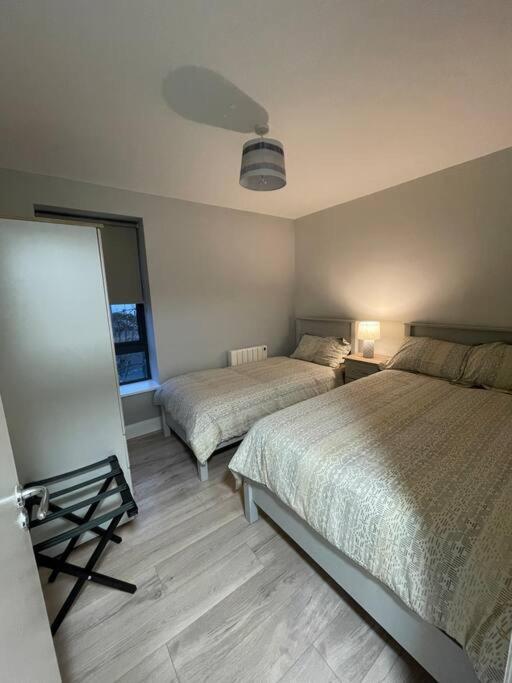 Entire Apartment , Centre Carrick on Shannon Exterior foto